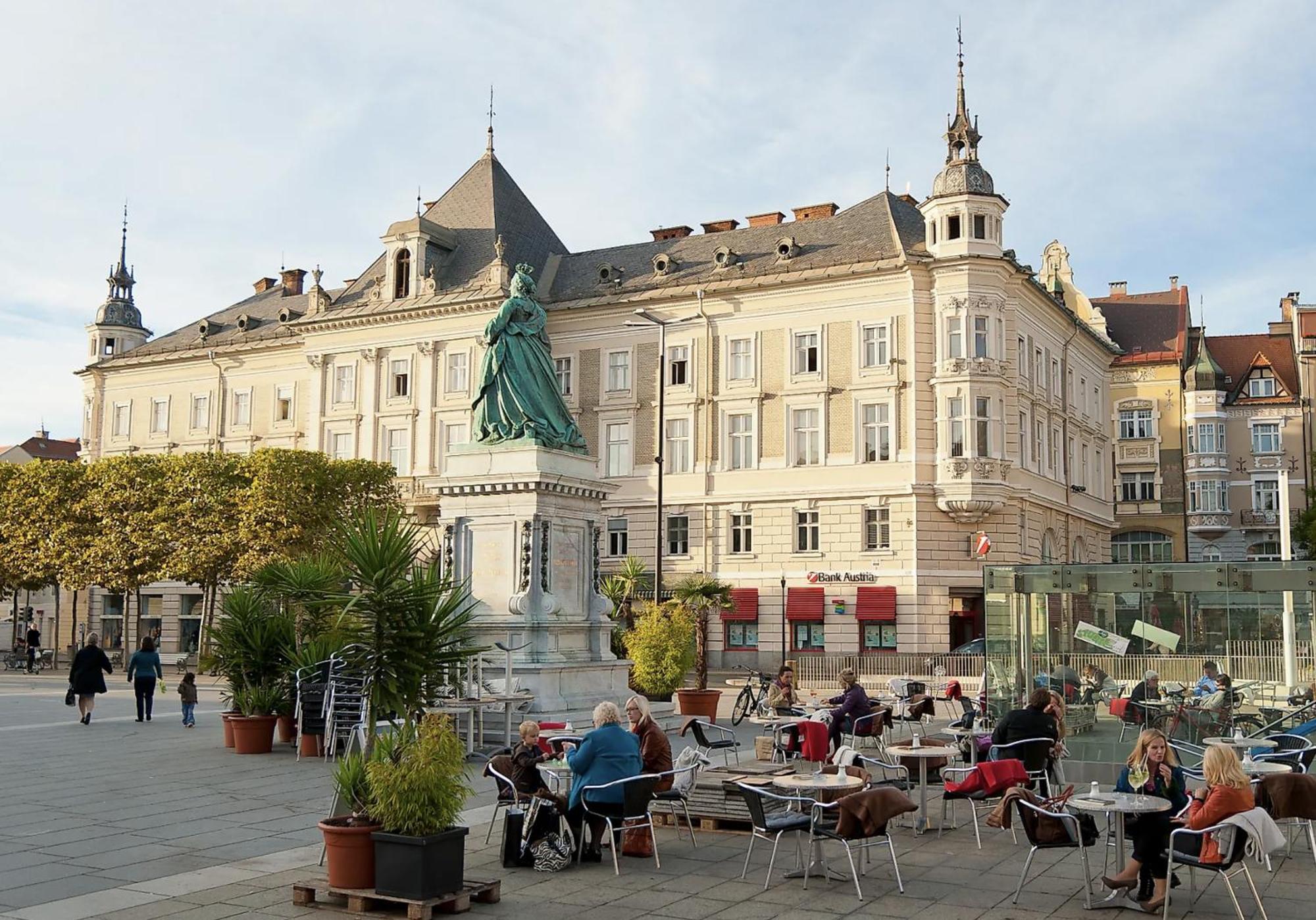 Cityhotel Am Domplatz Self-Checkin Клагенфурт Екстериор снимка